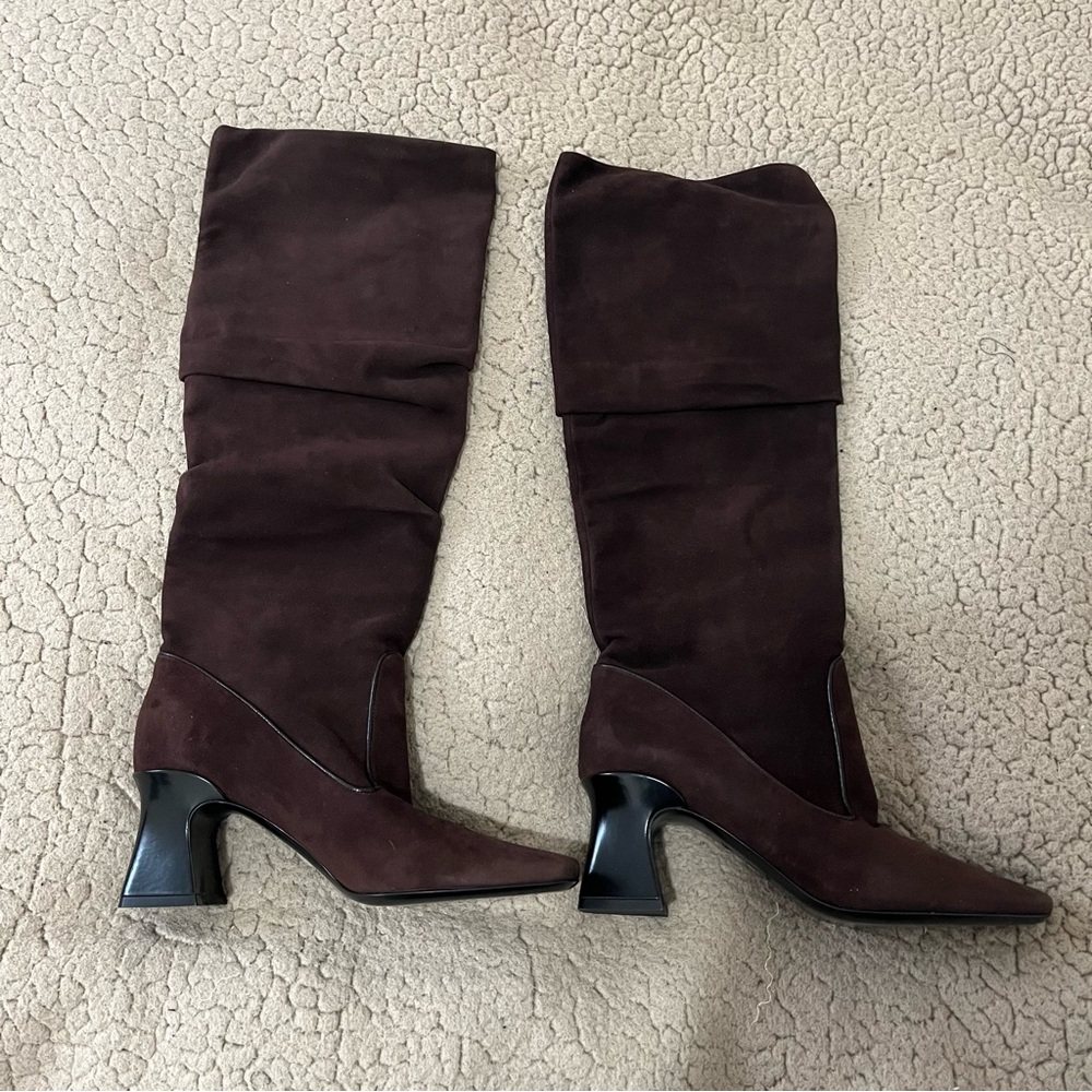 Very beautiful Suede Boots with block heels (new) Espresso color